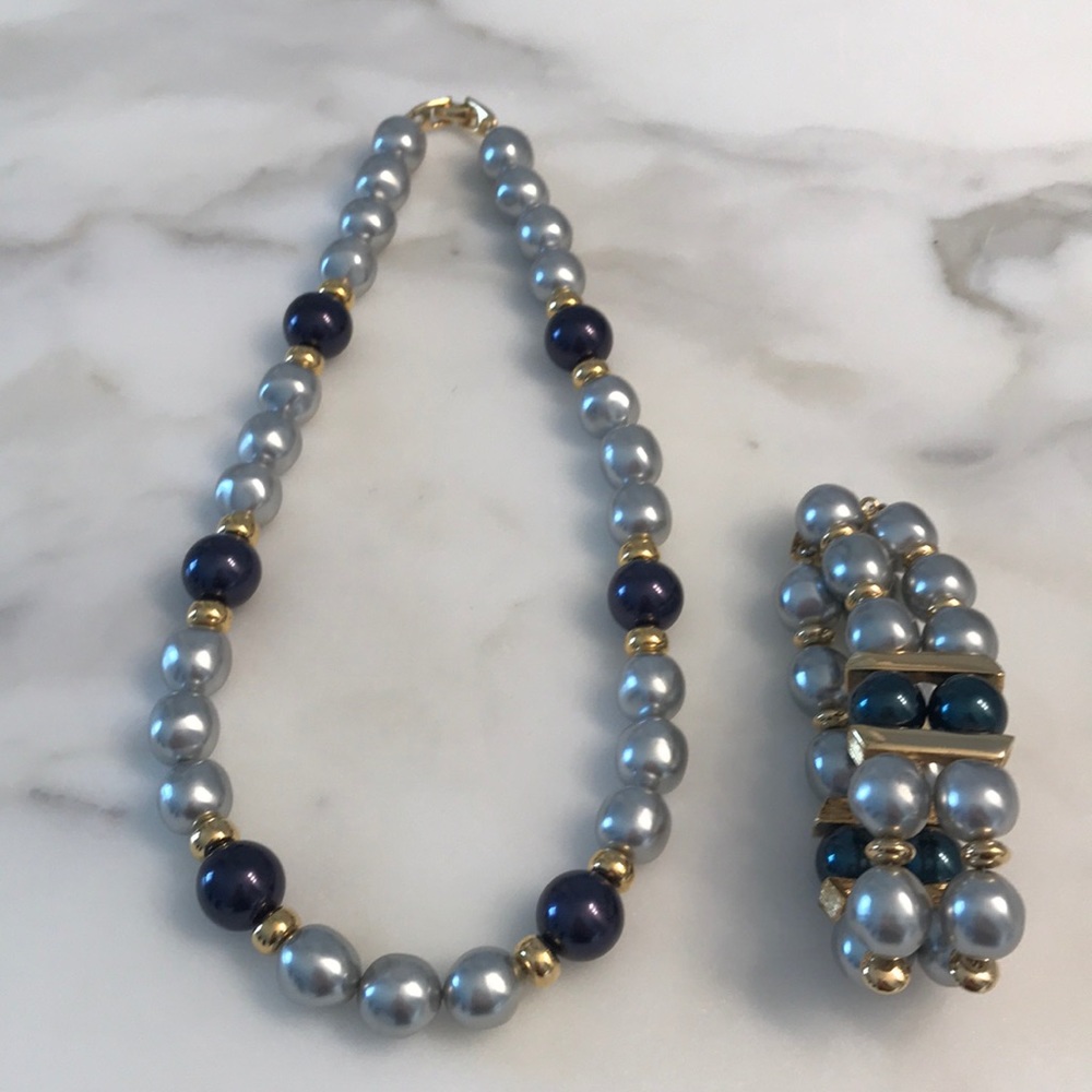 Beaded necklace and bracelet set